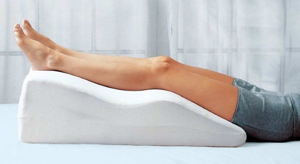 rest your legs with varicose veins